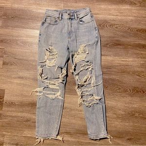 American Eagle mom jean